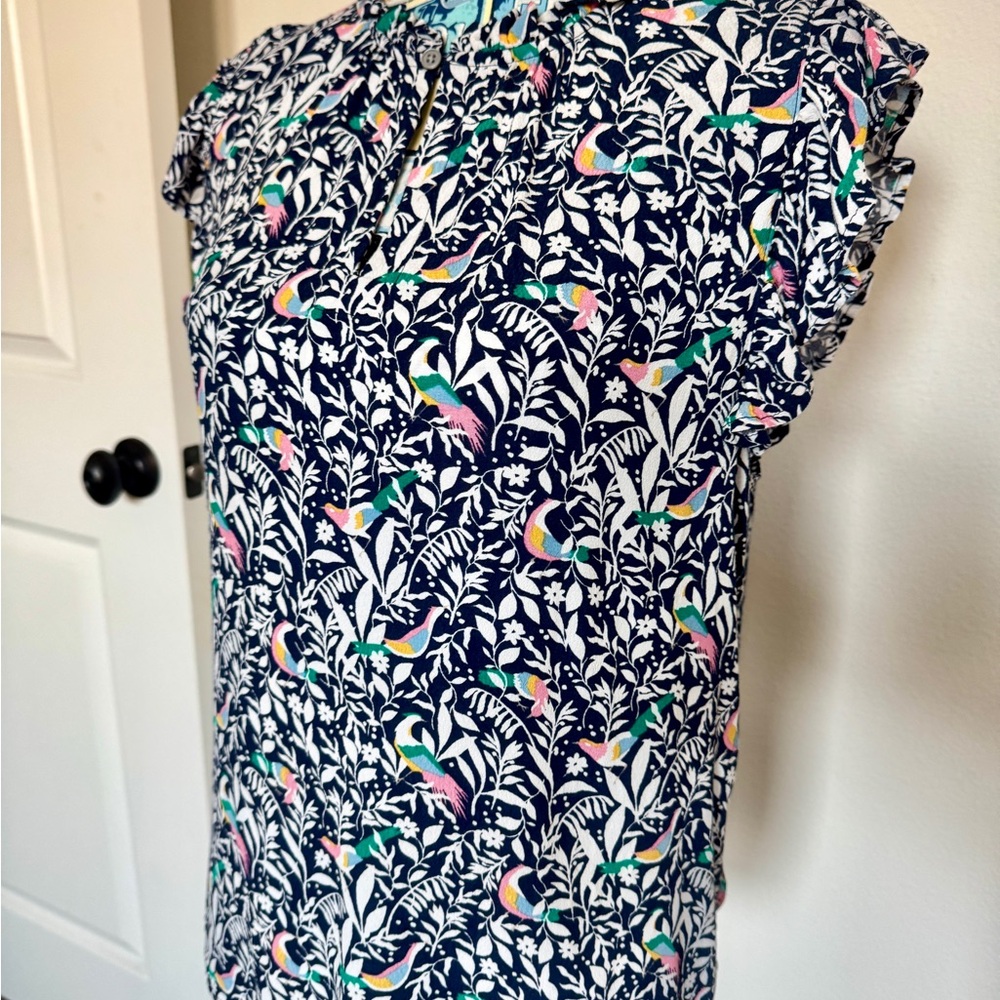 LOFT Bird Ruffle Split Neck Shell - Picture 6 of 9